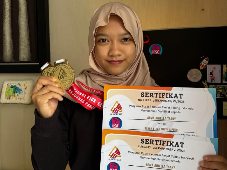 Spider-Woman dari Smamsatu ini Sabet Emas Kejurnas, Bidik Olimpiade 2028!
